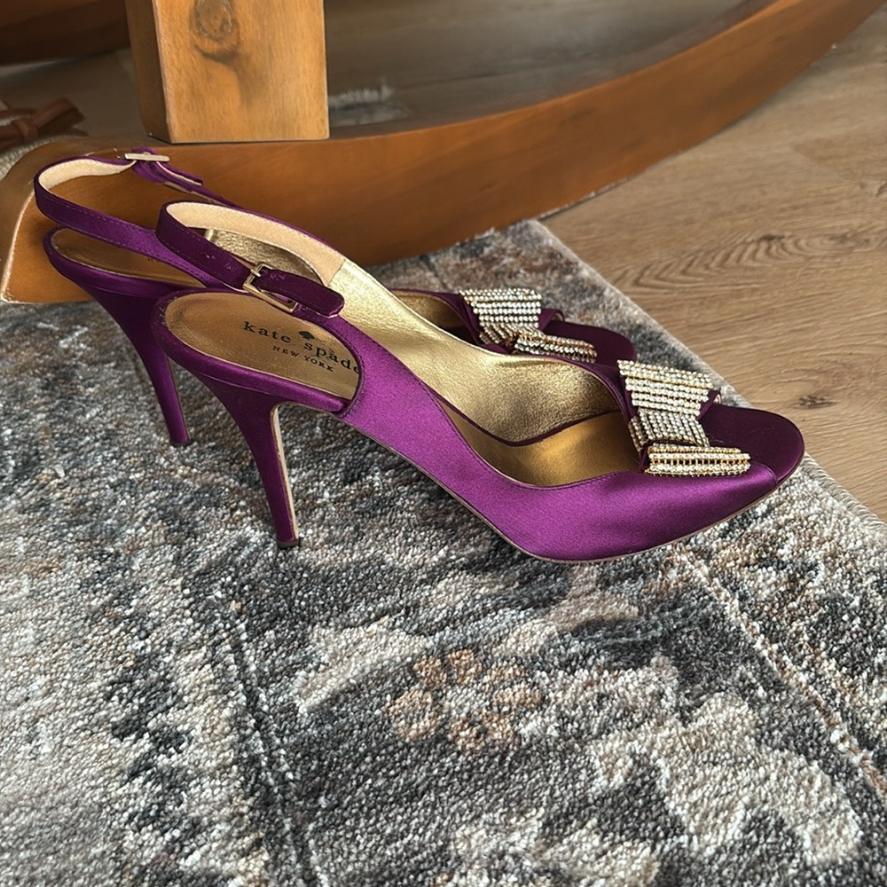 Kate Spade Vibrant Purple Heels with Gold Bow - Picture 7 of 8